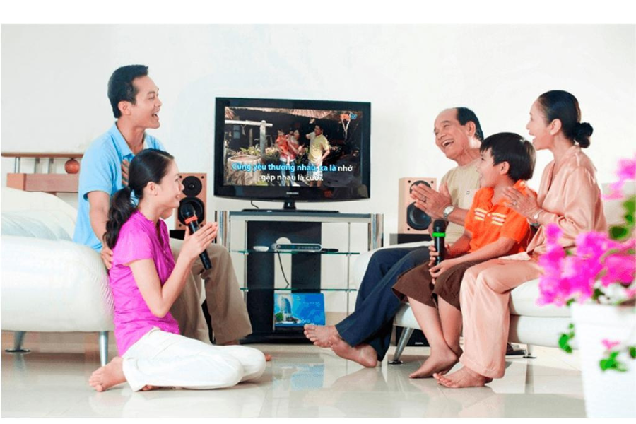 saatnya punya rising karaoke set top box untuk karaoke lebih praktis di rumah